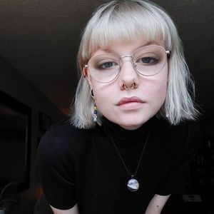 Meet your Posher, Deanna